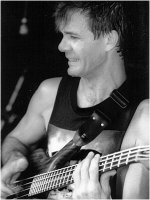 Mark playing at Noosa  Heads 2007